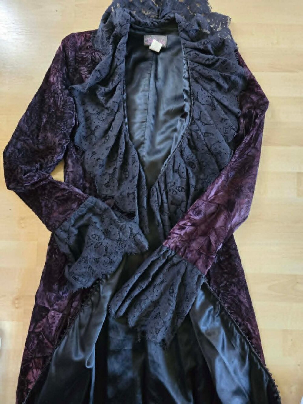 VAMPIRE VINTAGE 1999-Jeannie Nitro Floor length crushed velvet & lace frock coat